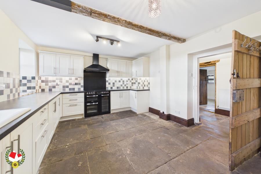 Property photo 2 of 25