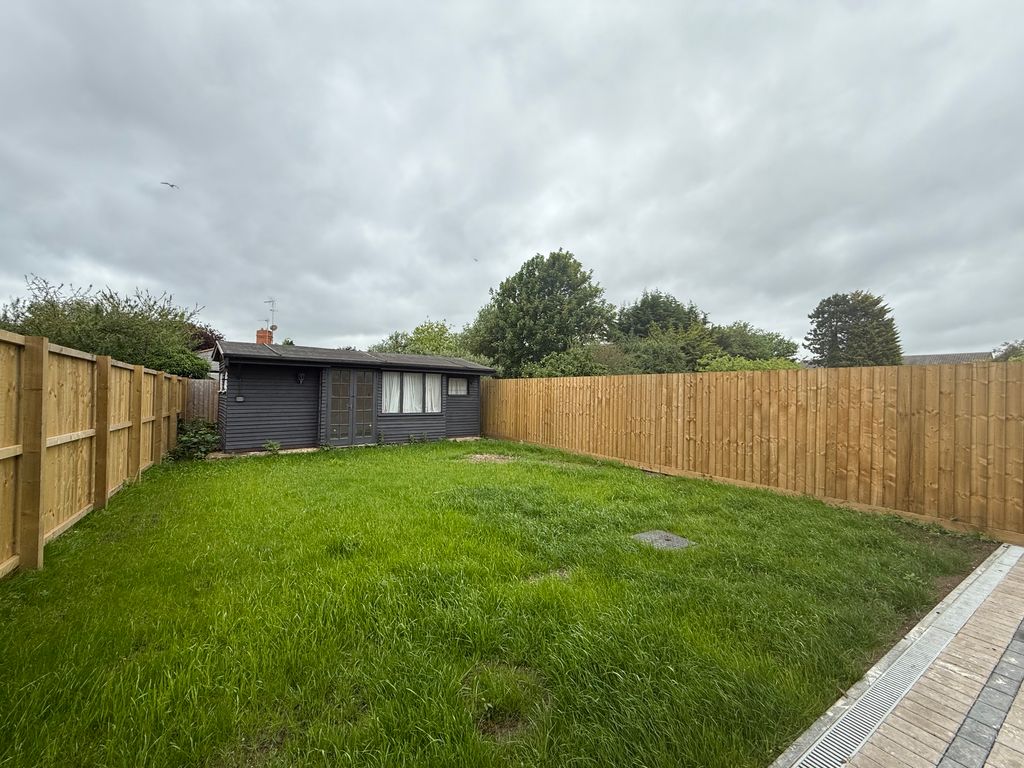 Property photo 2 of 9 Garden