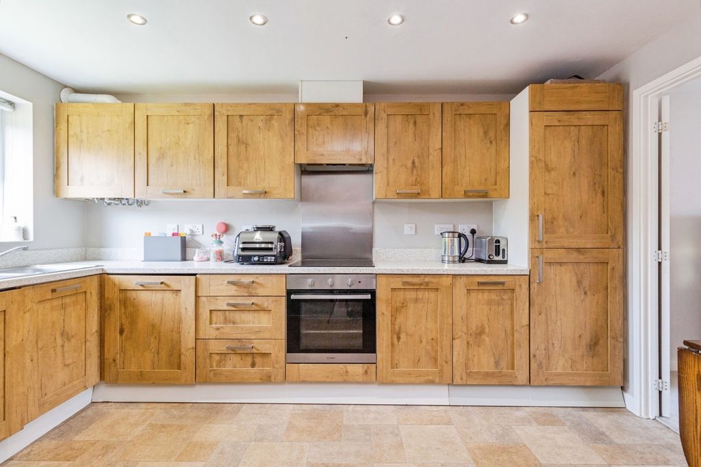 Property photo 3 of 12 Kitchen/Diner