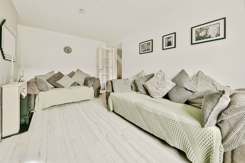 Property photo 3 of 22 Pbox-Img.Jpg