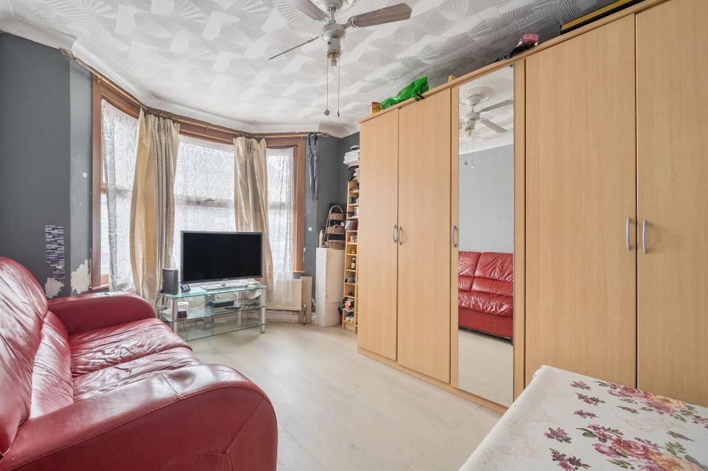 Property photo 3 of 20 Living Area