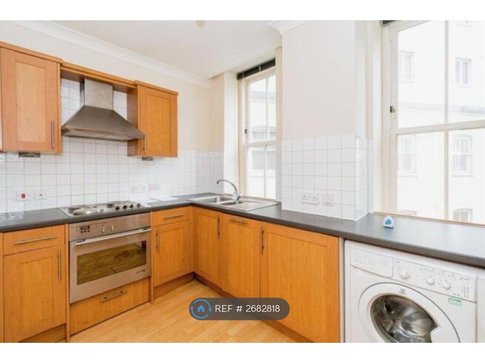 Property photo 3 of 7 Kitchen 2