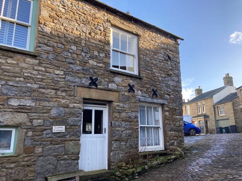 Property photo 1 of 12 Cobble Cottage
