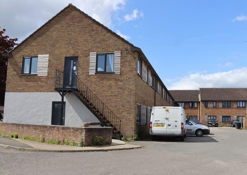 Property photo 2 of 4 Bedroom