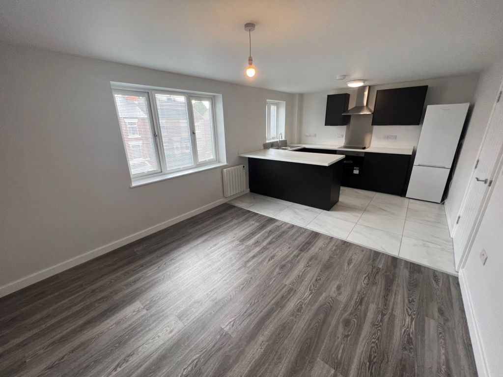 Property photo 3 of 8 2728435