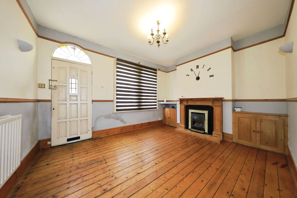 Property photo 3 of 17 Photo