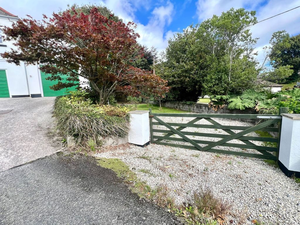 Property photo 2 of 29