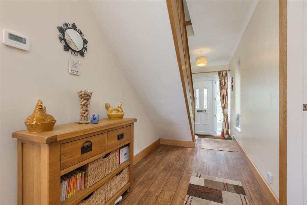 Property photo 3 of 23