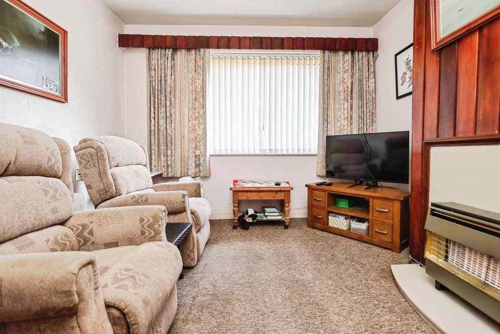 Property photo 3 of 17 Photo