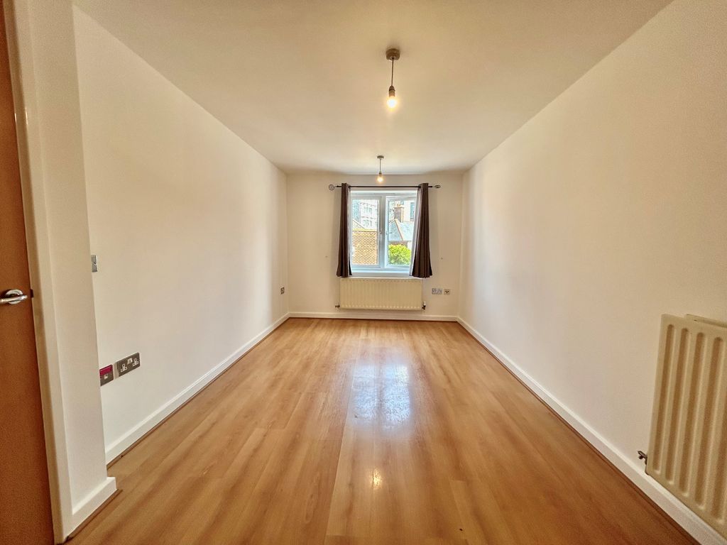 Property photo 2 of 12 Image