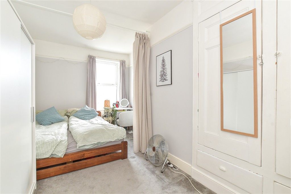 Property photo 1 of 9 Bedroom