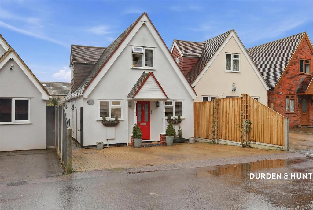 Property photo 1 of 18 Eastwood Old Road