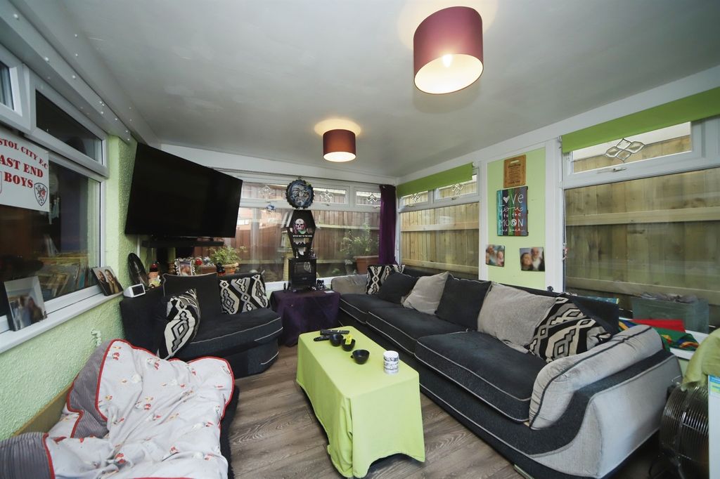 Property photo 2 of 17