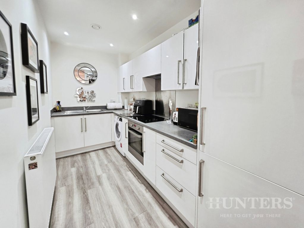 Property photo 2 of 19 Pbox-Img.Jpg