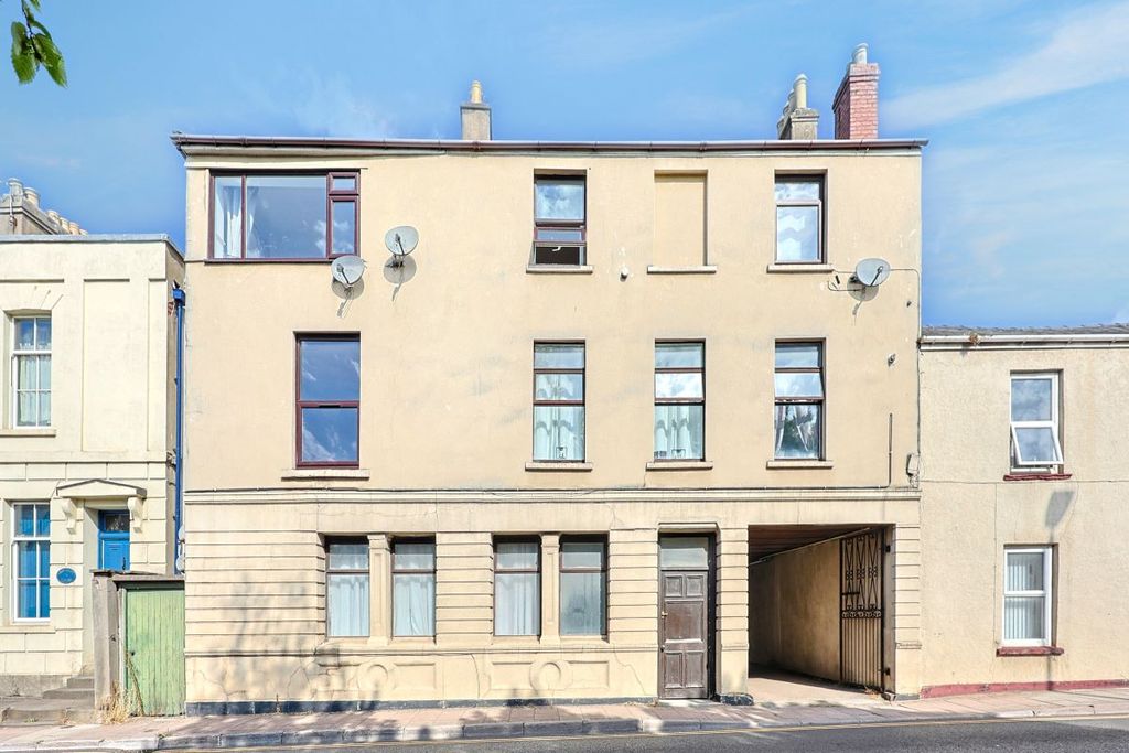 Property photo 1 of 7