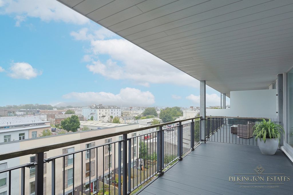 Property photo 1 of 11 4296001