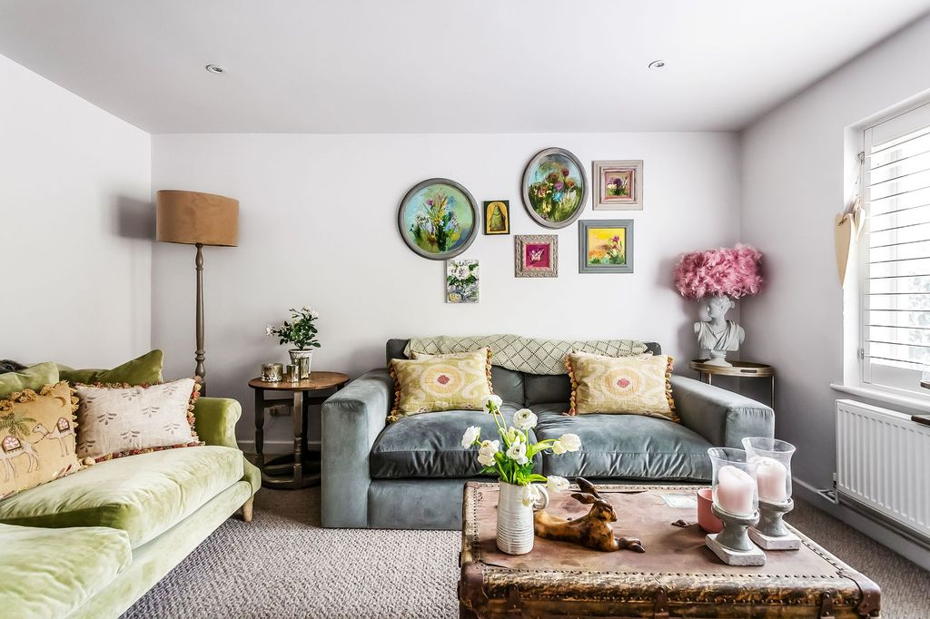 Property photo 3 of 43