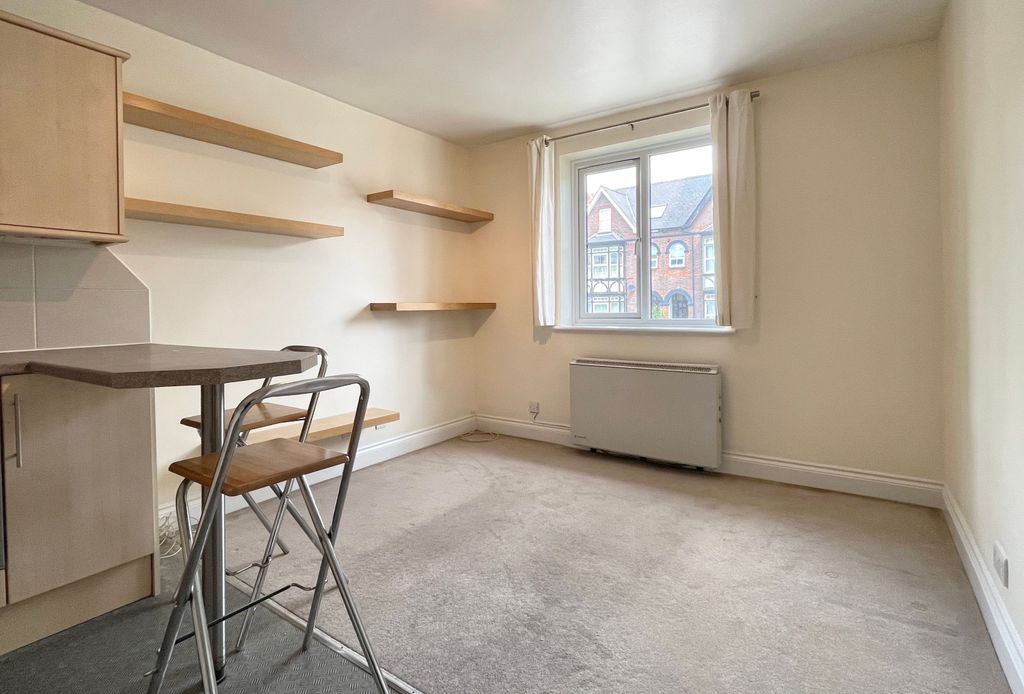 Property photo 3 of 6 Living