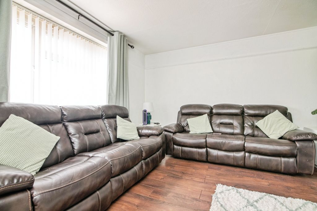 Property photo 3 of 15 Living Room