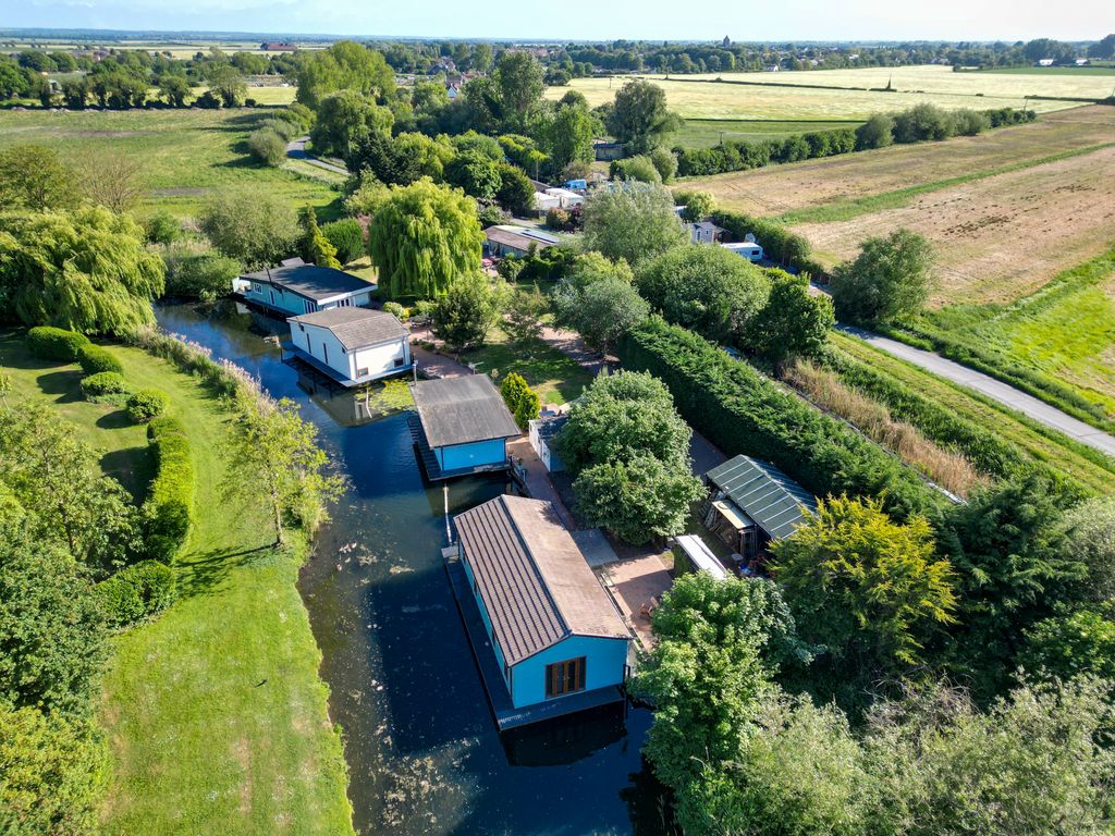 Property photo 2 of 38