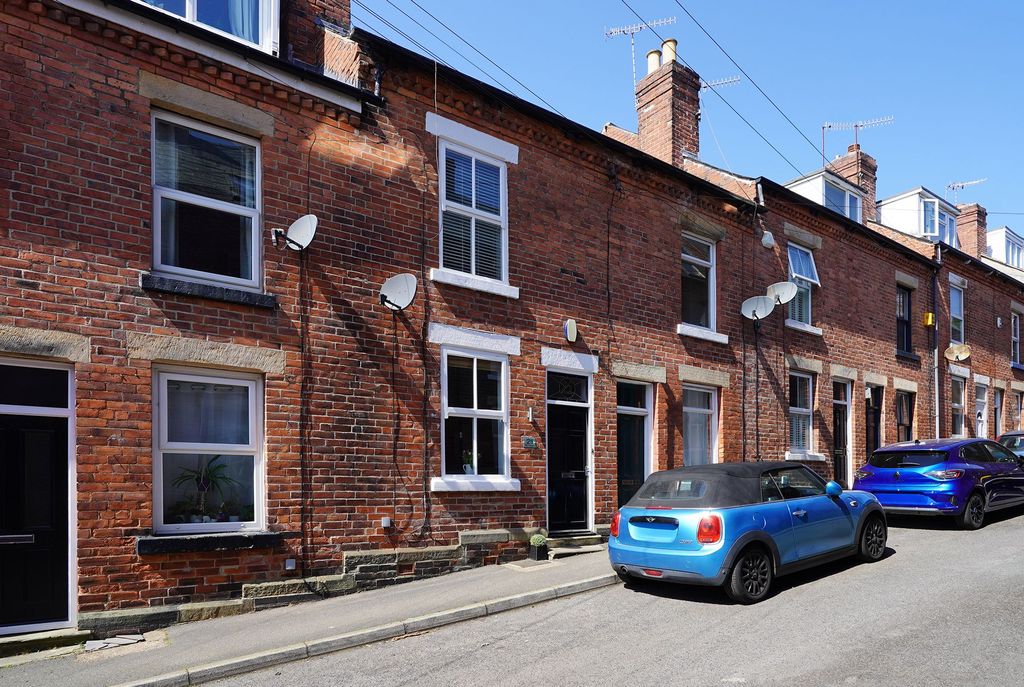 Property photo 1 of 16 21 Marr Terrace