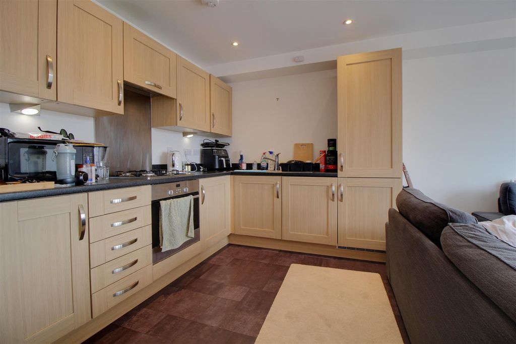 Property photo 2 of 12