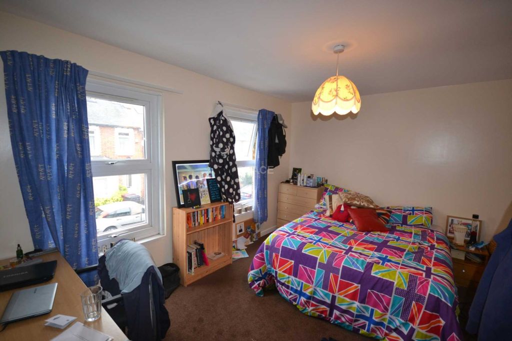 Property photo 1 of 5