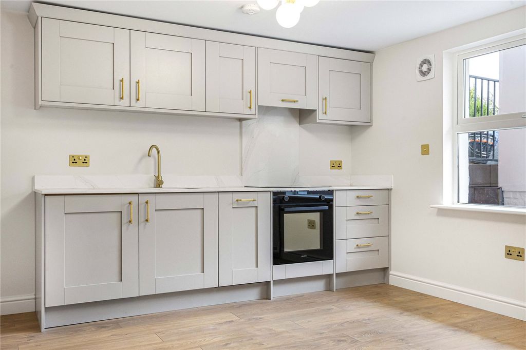 Property photo 3 of 8 Picture No. 07