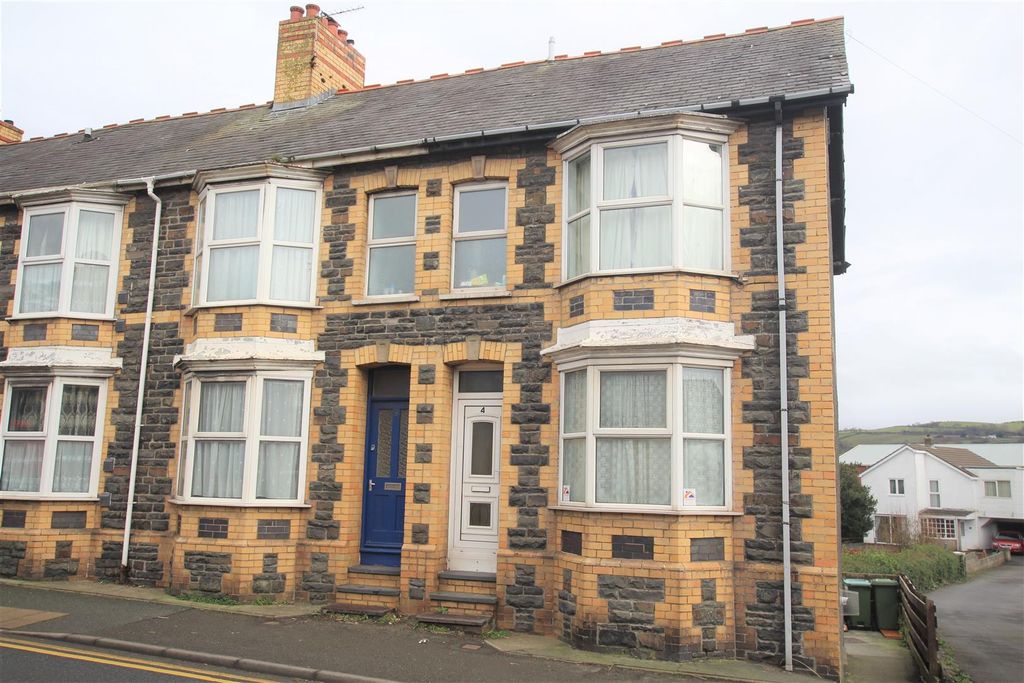 Property photo 1 of 6 P1348 Front.Jpg