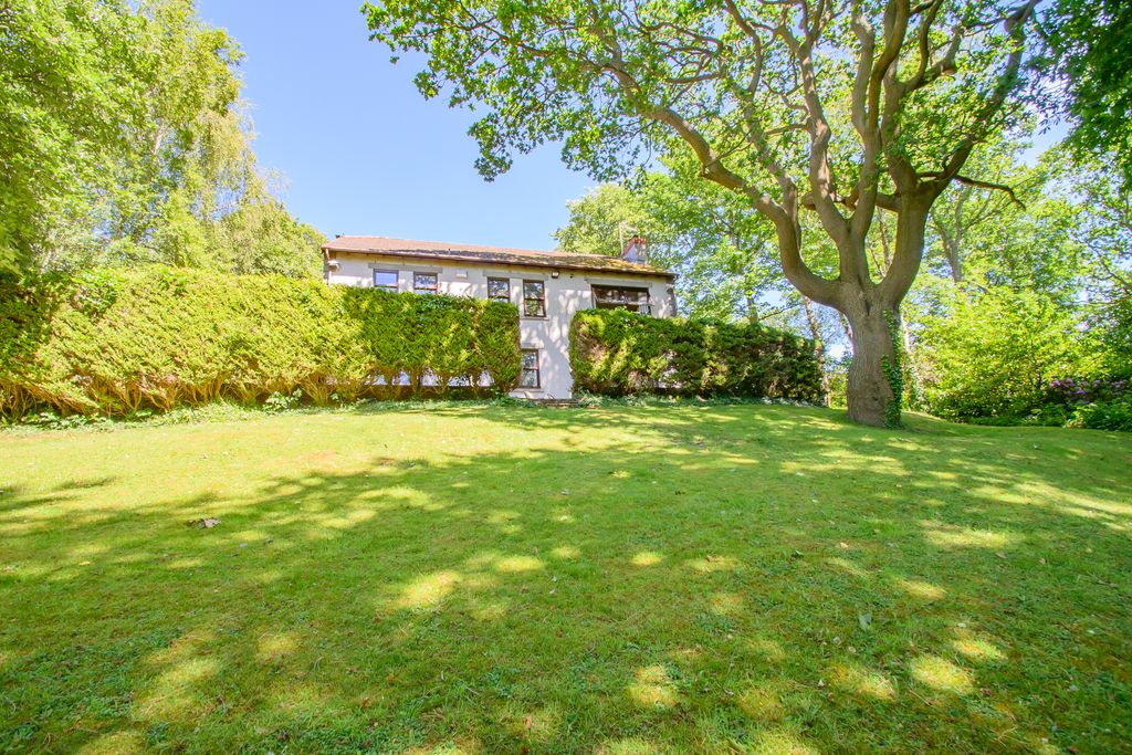 Property photo 3 of 40