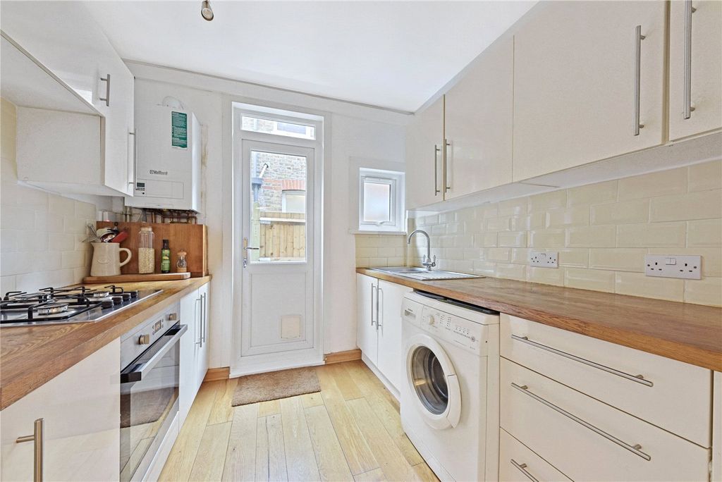 Property photo 3 of 15 Picture No. 11