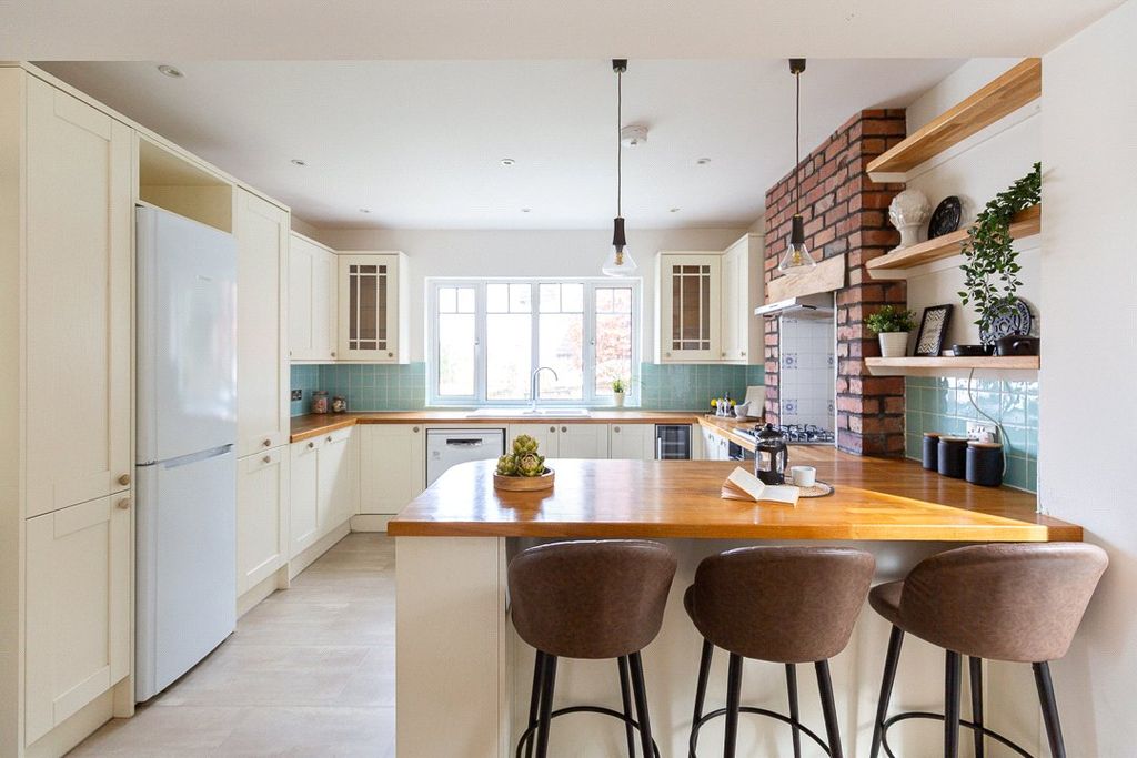 Property photo 2 of 24 Picture No. 30