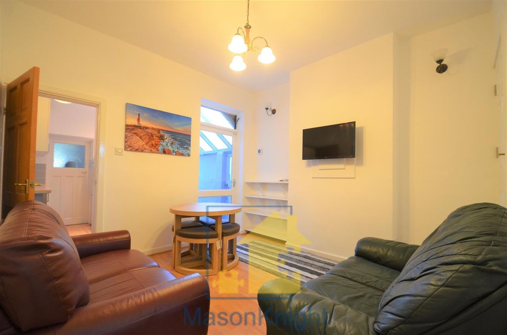 Property photo 2 of 11 Lounge 1A.Jpg