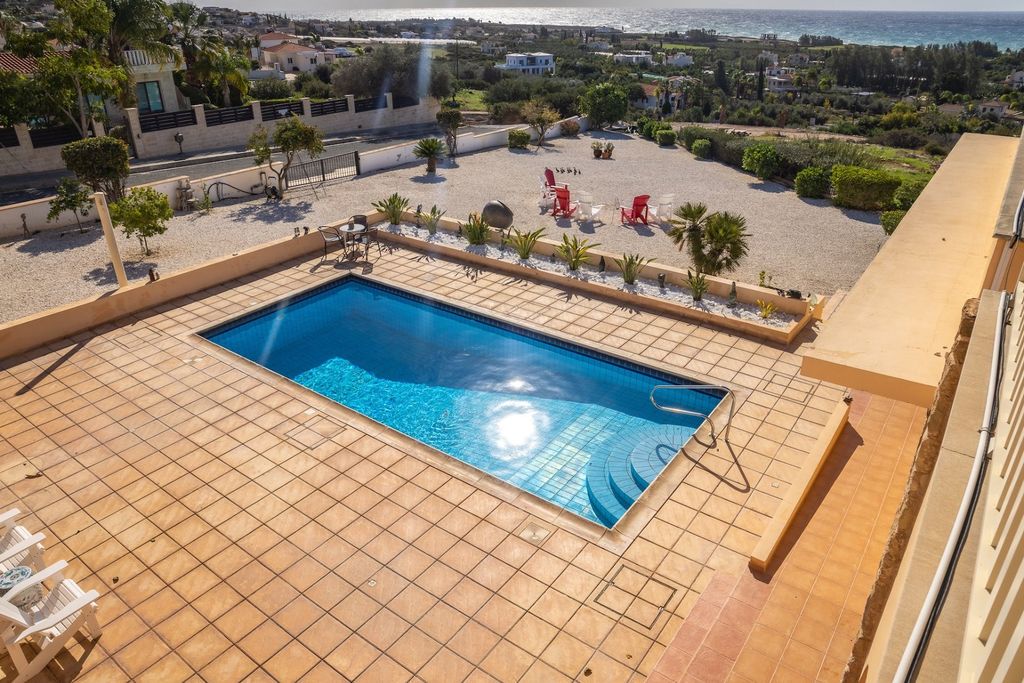 Property photo 3 of 30