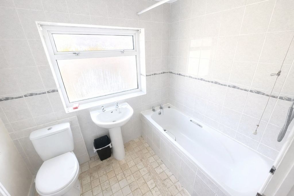 Property photo 2 of 6 Image