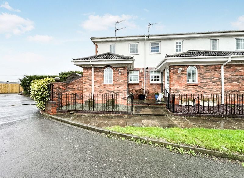 Property photo 1 of 20 Photo 11