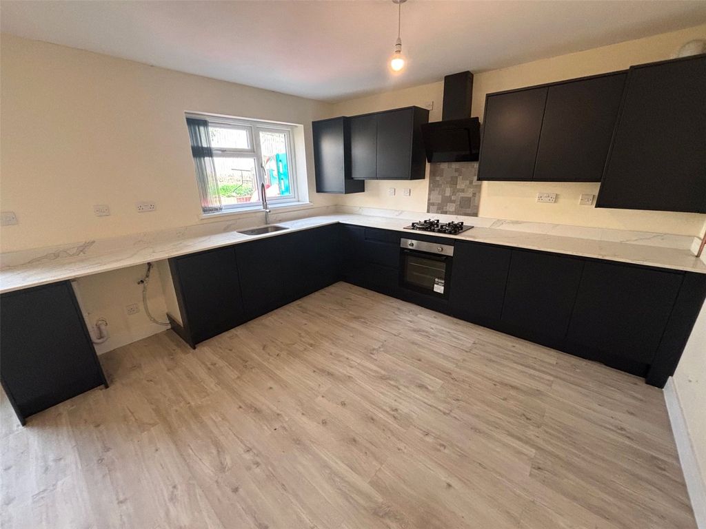 Property photo 2 of 9 Picture No. 08