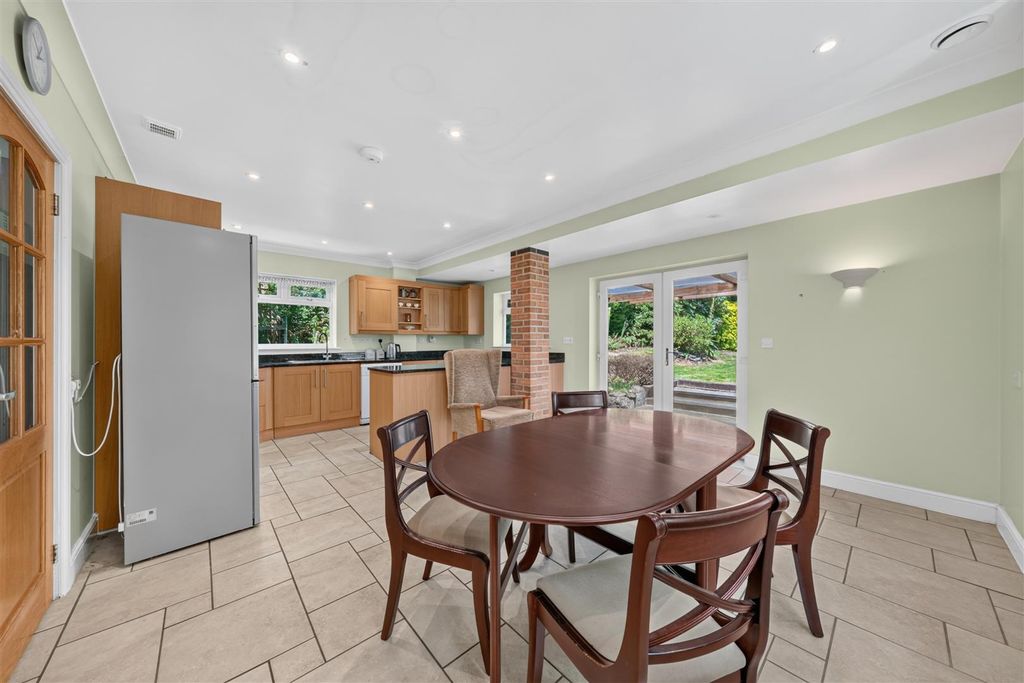 Property photo 2 of 31 2