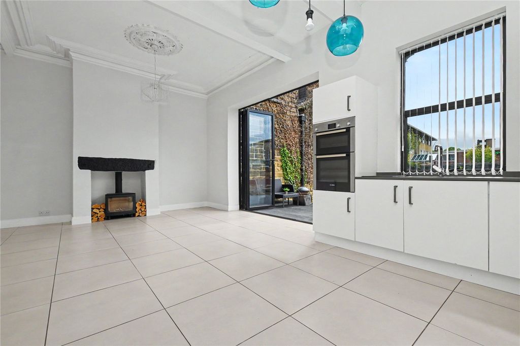 Property photo 3 of 31 Picture No. 05