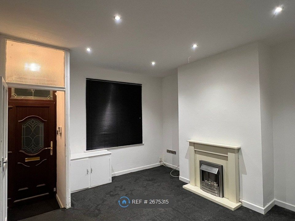 Property photo 3 of 12 Front Room