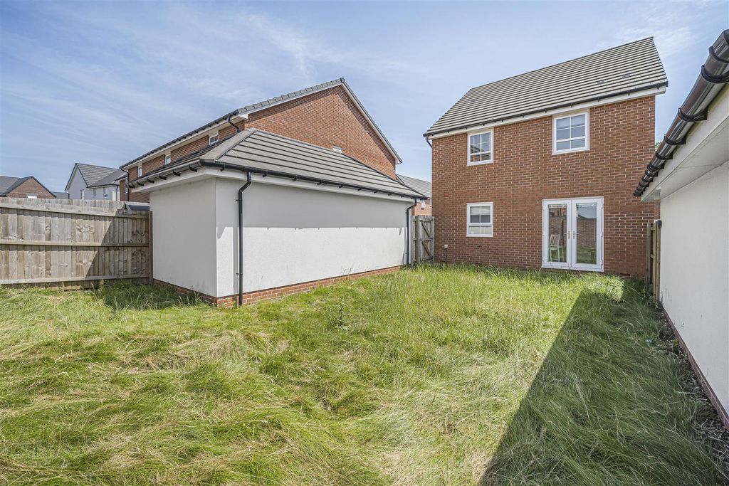 Property photo 3 of 20
