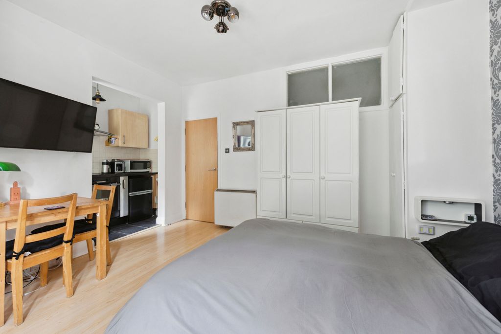 Property photo 3 of 11 Picture No. 06