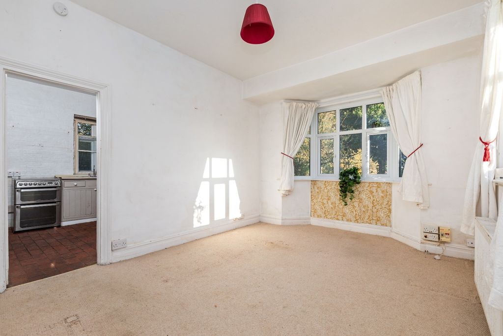 Property photo 2 of 19 4676232