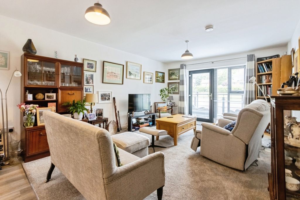 Property photo 2 of 16 Pbox-Img.Jpg