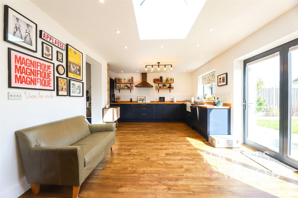 Property photo 2 of 16 Picture No. 03