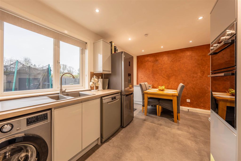 Property photo 3 of 21 Dsc01199-Hdr.Jpg