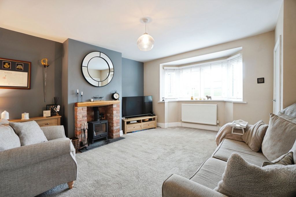 Property photo 2 of 13 4643993