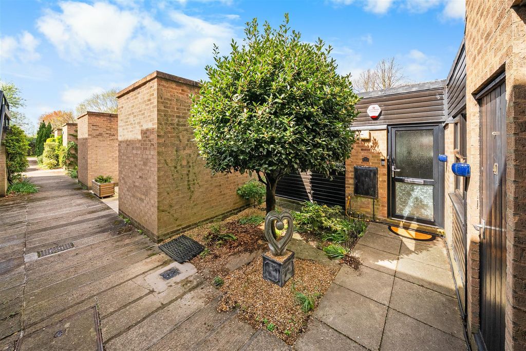 Property photo 1 of 25 External