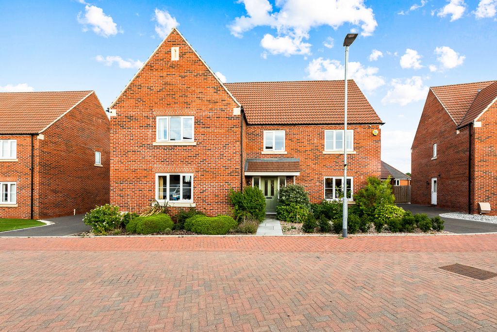 Property photo 1 of 29