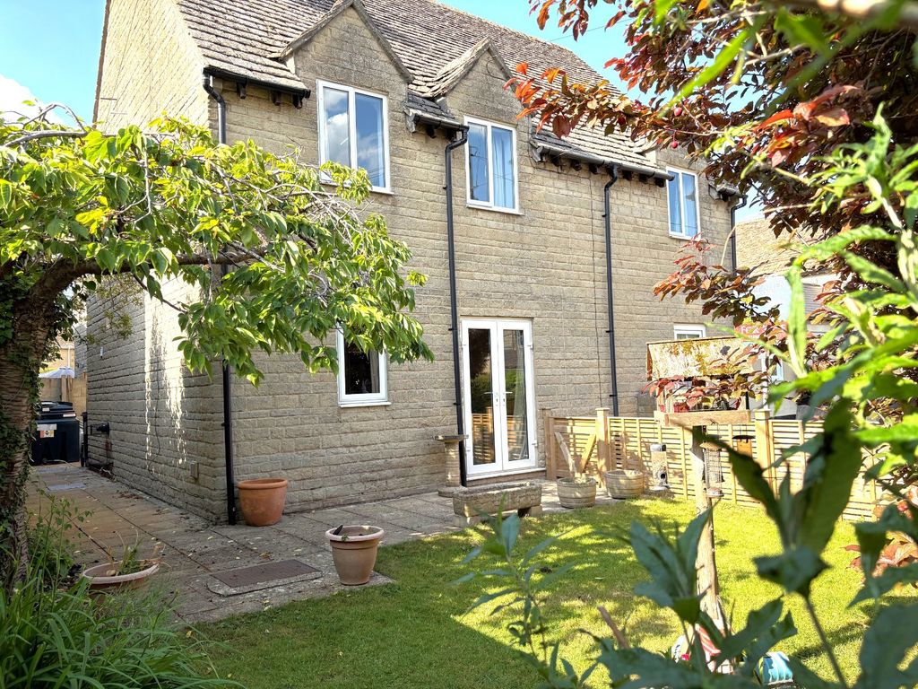 Property photo 1 of 17 Picture No. 21